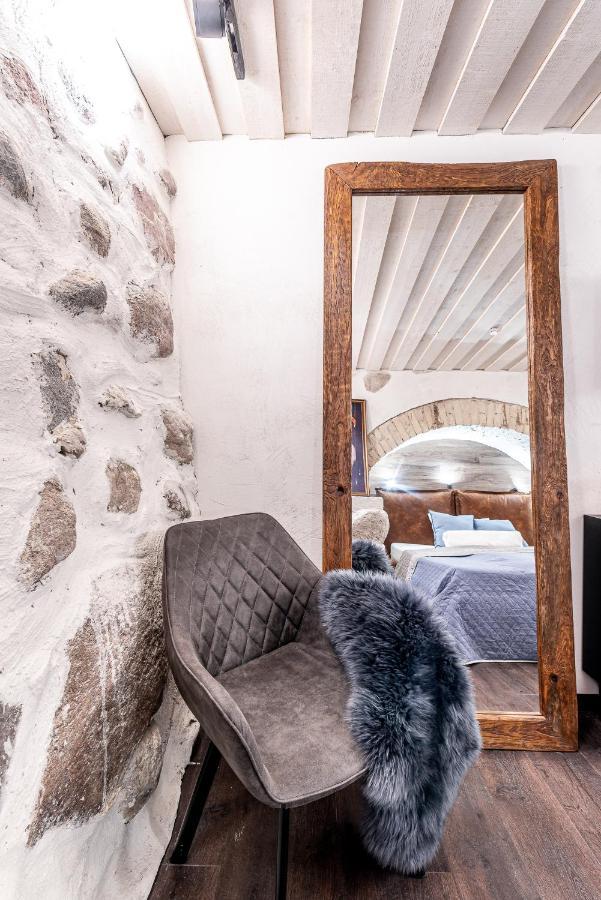 Unesco Hidden Arches - Restored 3 Bedroom Apartment In The Historic Pilies St. VNO Extérieur photo